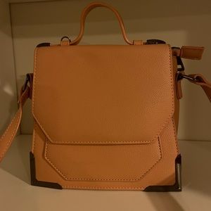 Lionel Bag in salmon color